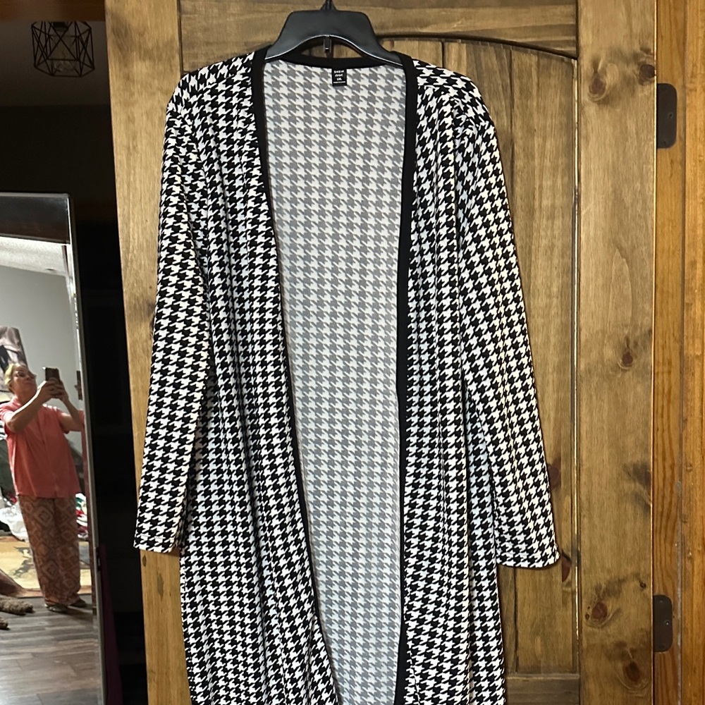 SHEIN Black and White Houndstooth Pantsuit - Picture 3 of 4